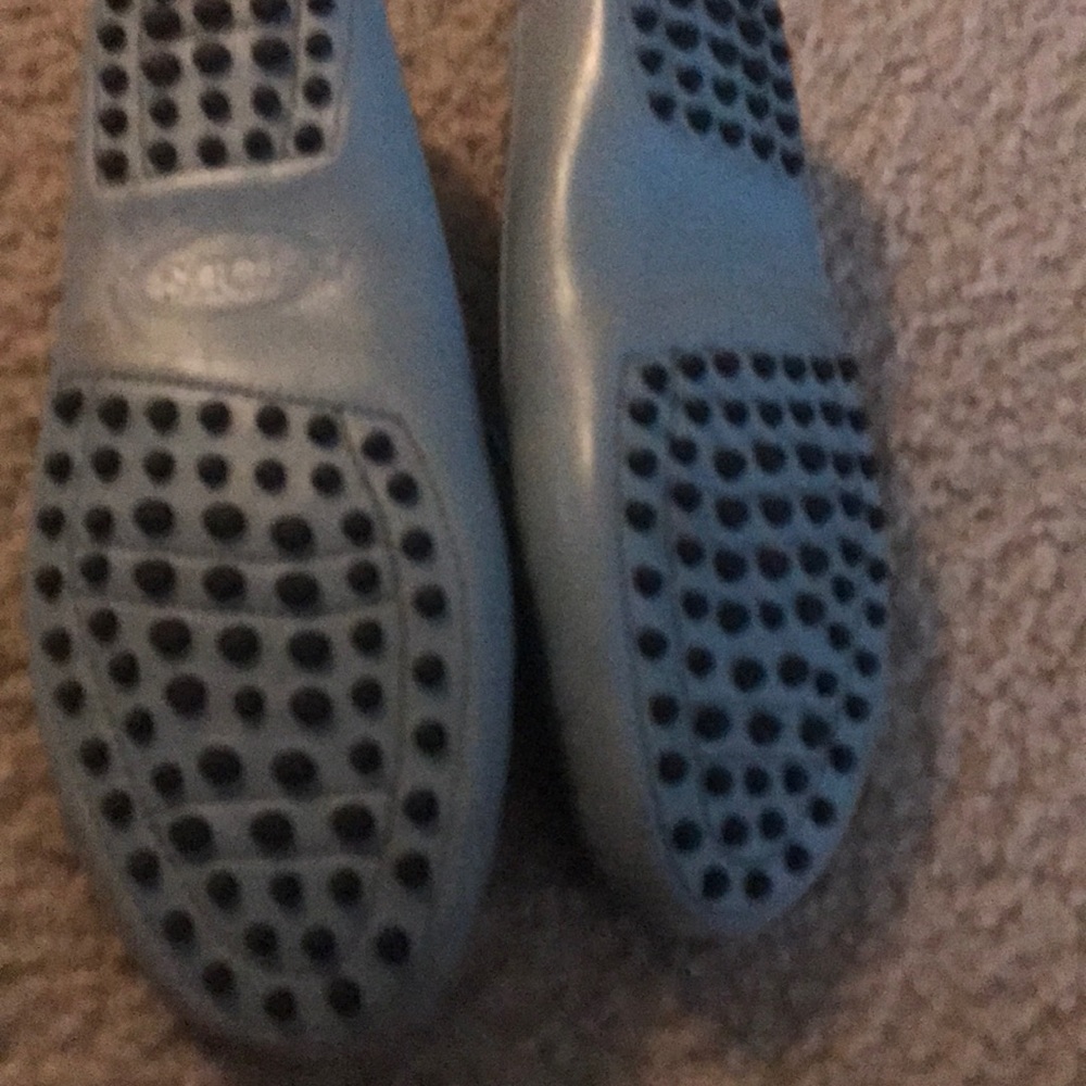 Shoes - Picture 3 of 7
